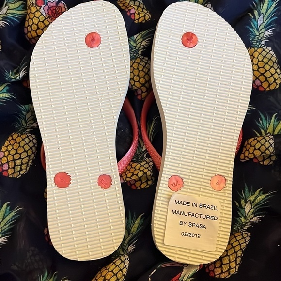 Brand New Havaianas Disney Tinkerbell Peter Pan Ladybug Floral Flip Flops Sandal - Picture 11 of 12